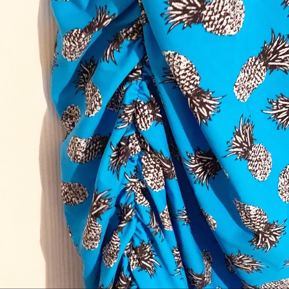 Torrid Swim Collection Pin Up Style Swimsuit Sz 3 - Picture 4 of 8